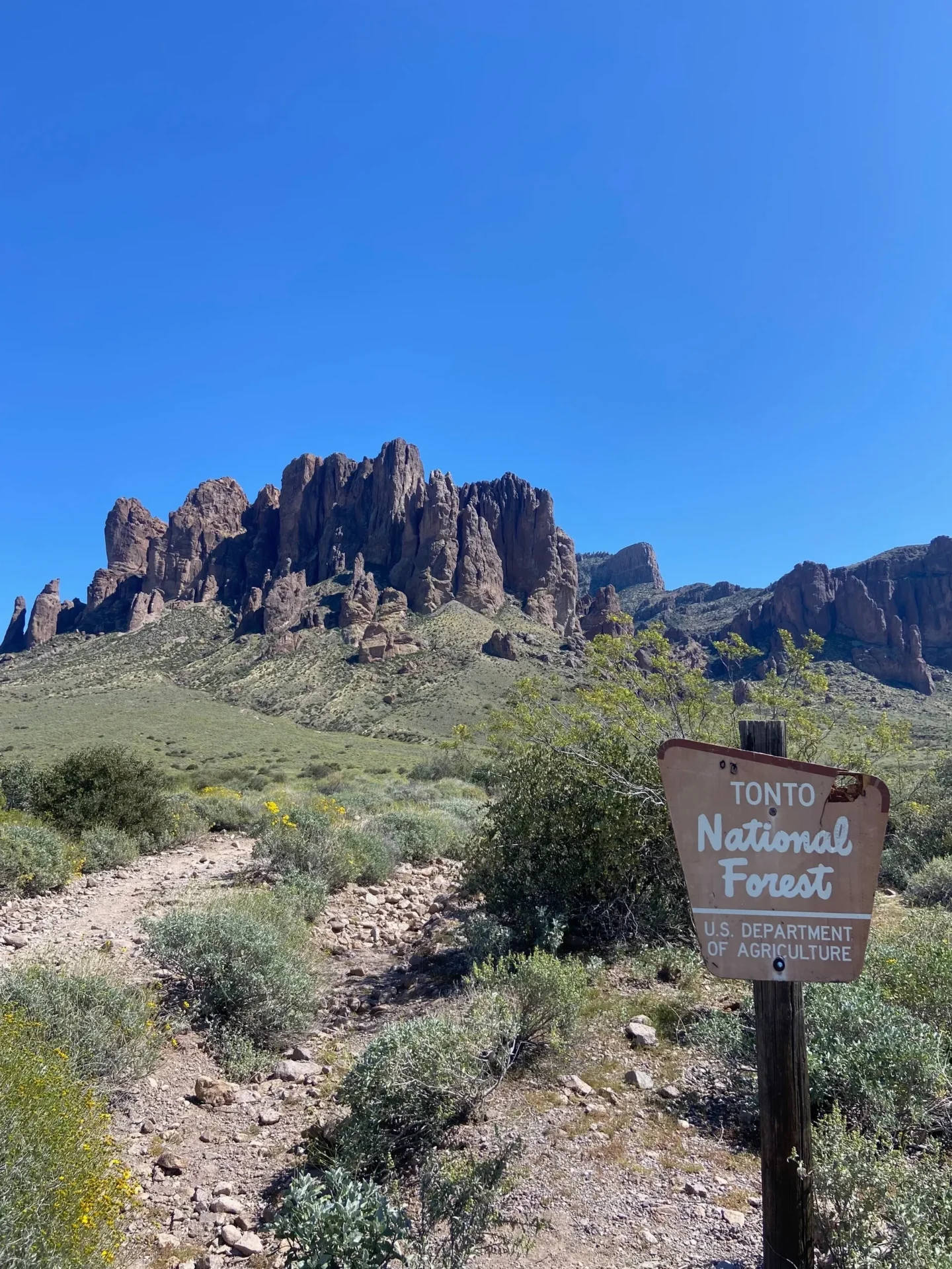 Lost Dutchmain Trailhead at Superstition Mountain.